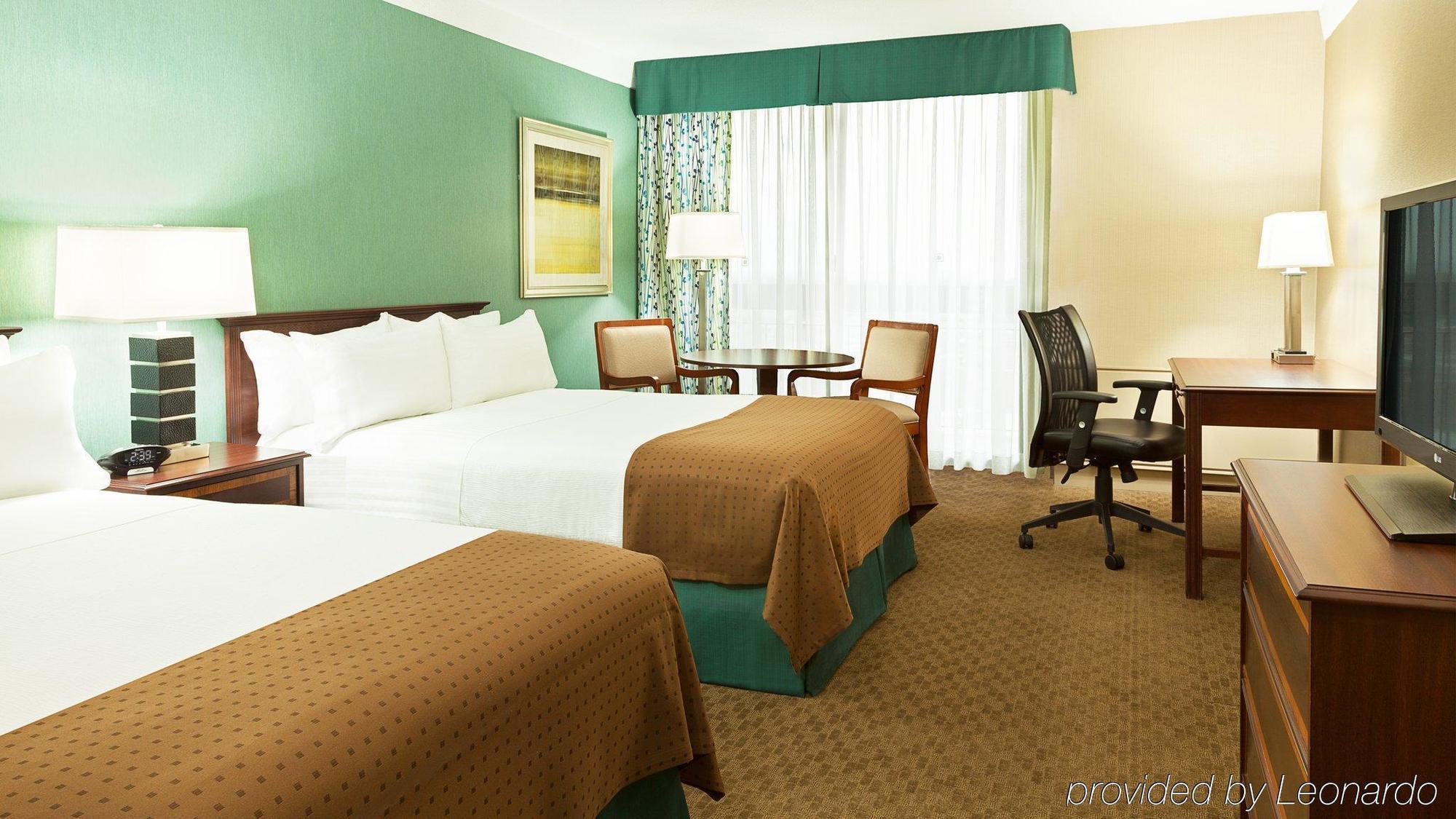 Holiday Inn Toronto - Yorkdale מראה חיצוני תמונה