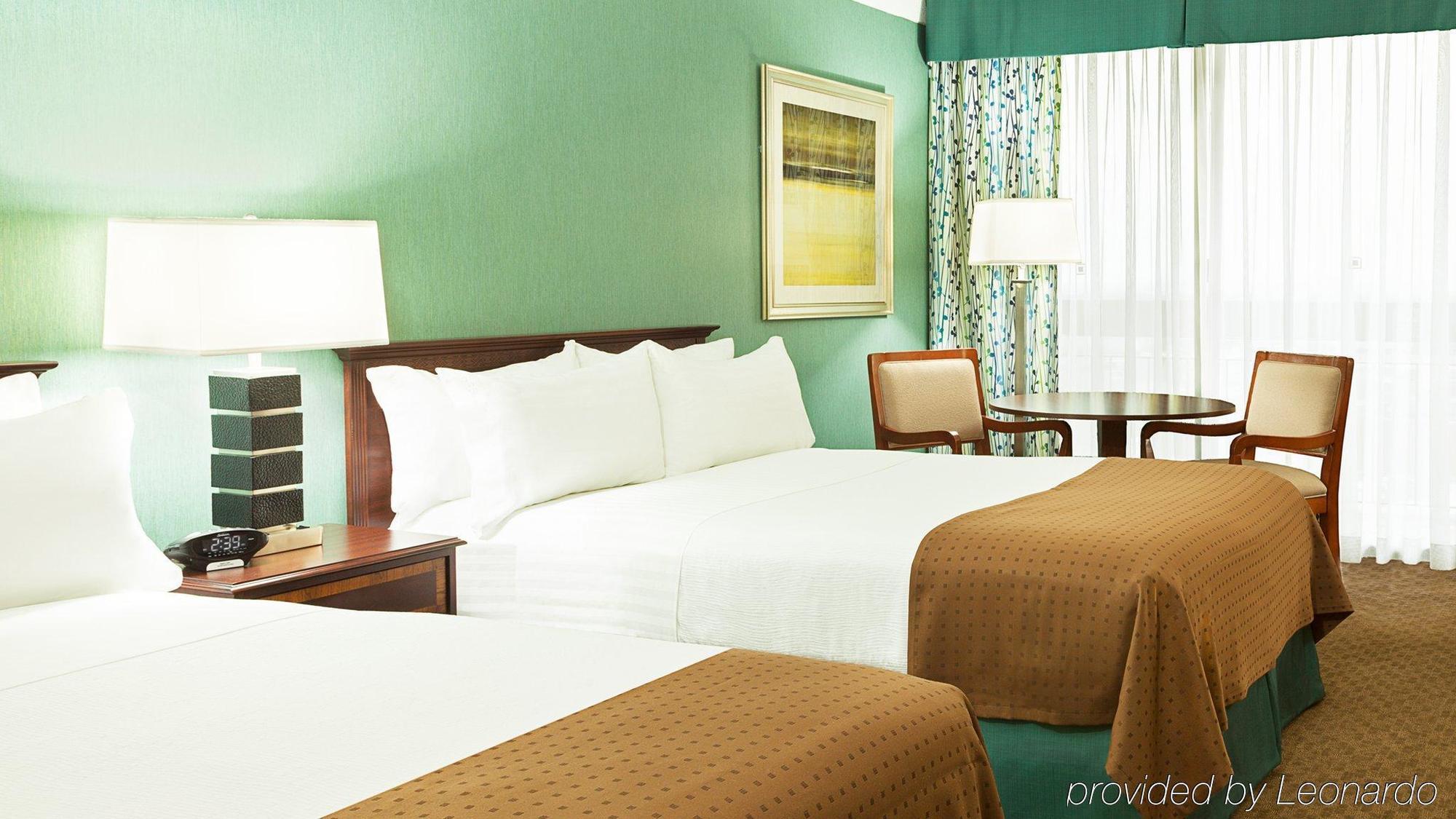 Holiday Inn Toronto - Yorkdale מראה חיצוני תמונה