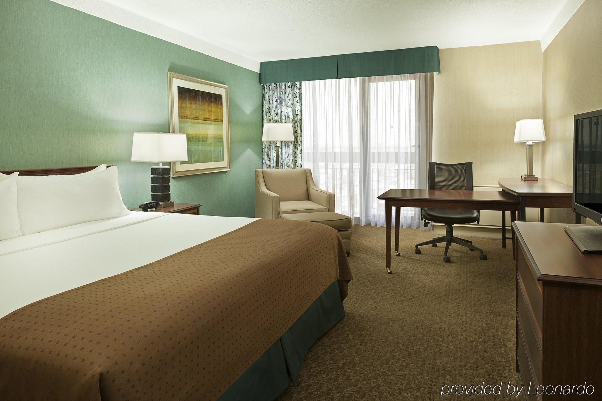 Holiday Inn Toronto - Yorkdale מראה חיצוני תמונה