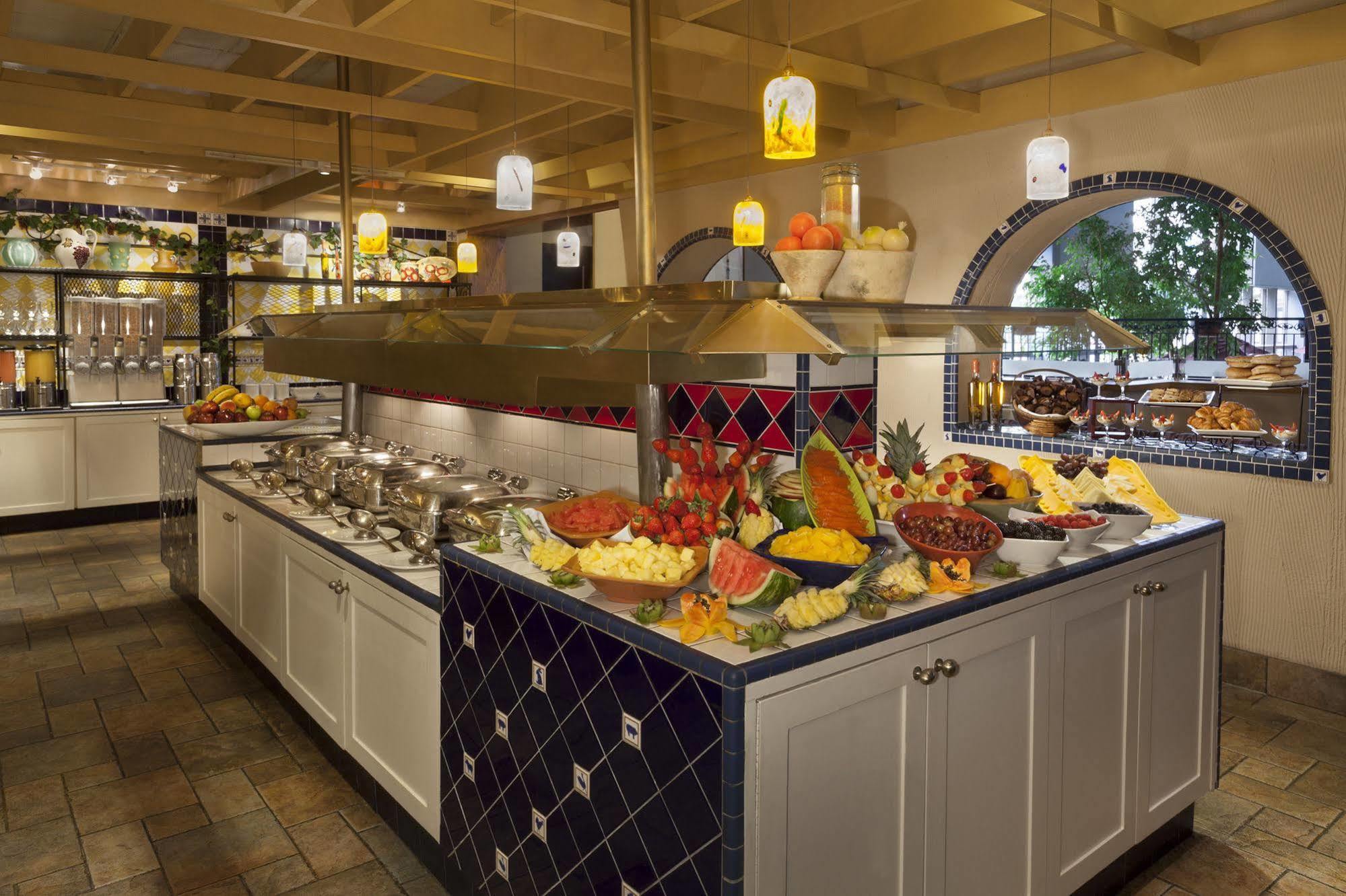 Holiday Inn Toronto - Yorkdale מראה חיצוני תמונה