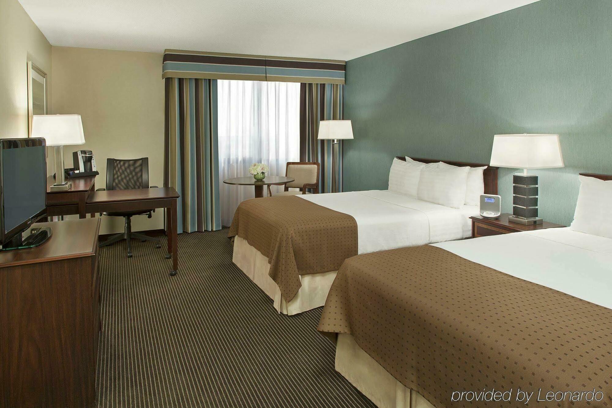 Holiday Inn Toronto - Yorkdale מראה חיצוני תמונה